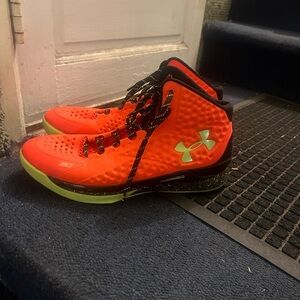 COPY - Steph curry hightop kicks